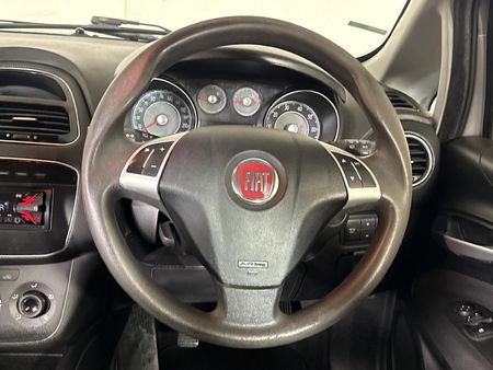 2013-Fiat-Punto-14-Easy_12