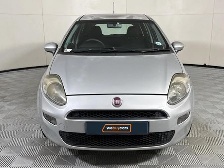 2013-Fiat-Punto-14-Easy_15