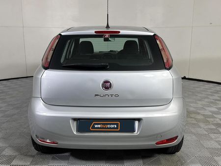 2013-Fiat-Punto-14-Easy_18