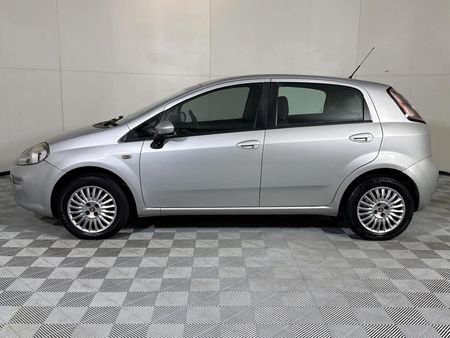 2013-Fiat-Punto-14-Easy_19