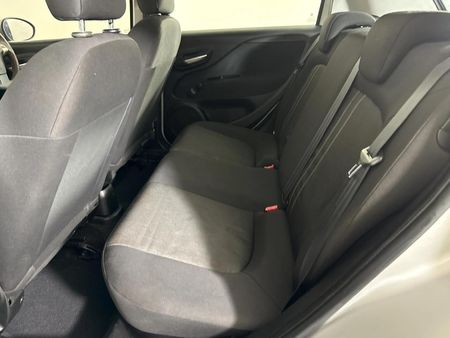 2013-Fiat-Punto-14-Easy_3