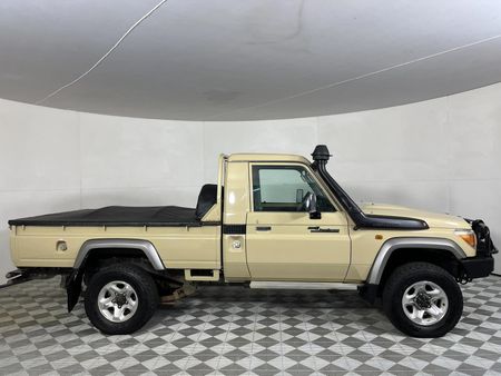2020-Toyota-Land-Cruiser-79-45-D-Namib-Single-Cab_15