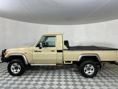 2020-Toyota-Land-Cruiser-79-45-D-Namib-Single-Cab_17