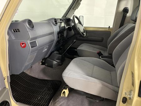 2020-Toyota-Land-Cruiser-79-45-D-Namib-Single-Cab_6