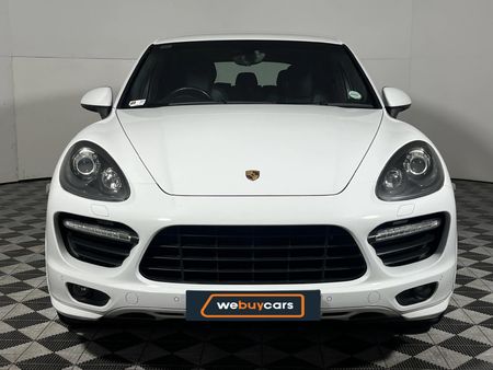 2013-Porsche-Cayenne-GTS-Auto_14
