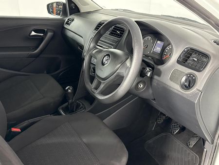 2019-Volkswagen-Polo-Vivo-14-Trendline-5-dr_9