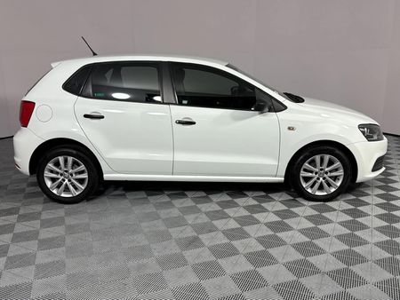 2019-Volkswagen-Polo-Vivo-14-Trendline-5-dr_16