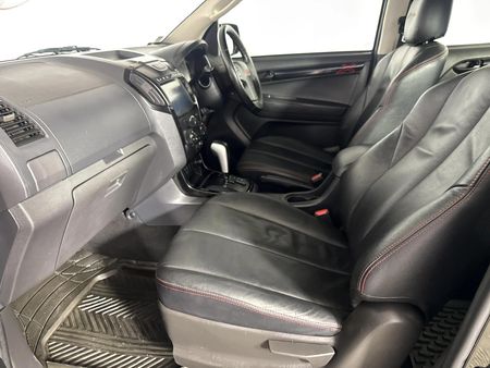 2021-Isuzu-D-Max-300-X-Rider-Auto-Double-Cab_8