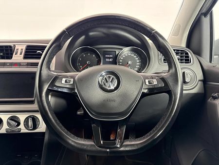 2017-Volkswagen-Polo-12-TSI-Highline-81kW_12