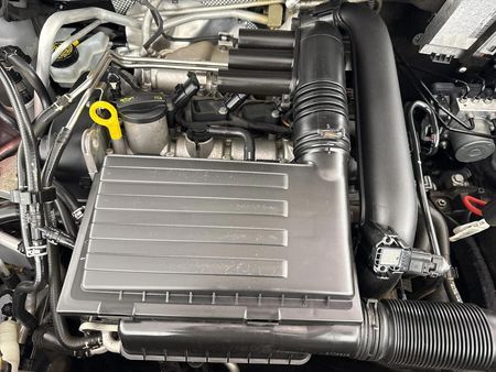 2017-Volkswagen-Polo-12-TSI-Highline-81kW_13