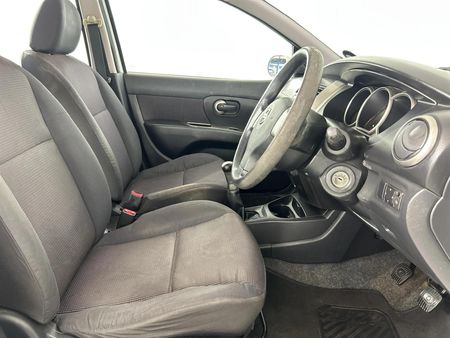 2011-Nissan-Livina-16-Acenta-X-Gear_9