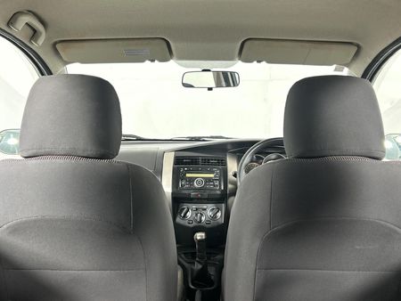 2011-Nissan-Livina-16-Acenta-X-Gear_15