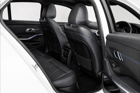 2019-BMW-3-Series-330d-M-Sport-Auto_11