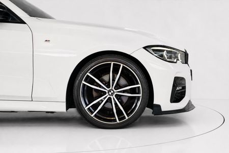 2019-BMW-3-Series-330d-M-Sport-Auto_4