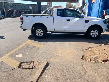 2020-Ford-Ranger-22-TDCi-XLS-Auto-SuperCab_4