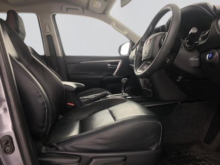 2022-Toyota-Fortuner-24-GD-6-Raised-Body-Auto_14