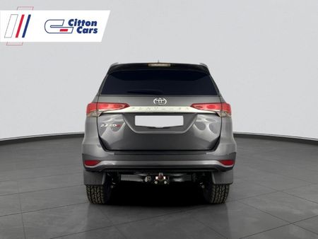 2022-Toyota-Fortuner-24-GD-6-Raised-Body-Auto_3