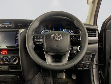 2022-Toyota-Fortuner-24-GD-6-Raised-Body-Auto_7