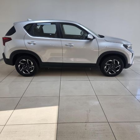 2024-Kia-Sonet-15-LX_3