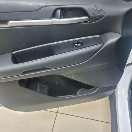 2025-Kia-Sonet-15-LX-Auto_14
