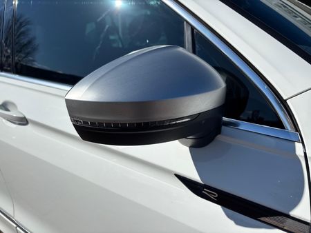 2023-Volkswagen-Tiguan-R-20-TSI-4M-Auto-235kw_9