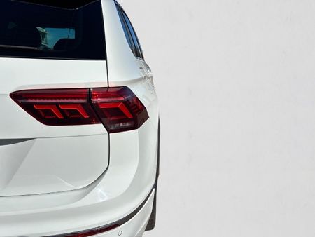 2023-Volkswagen-Tiguan-R-20-TSI-4M-Auto-235kw_11
