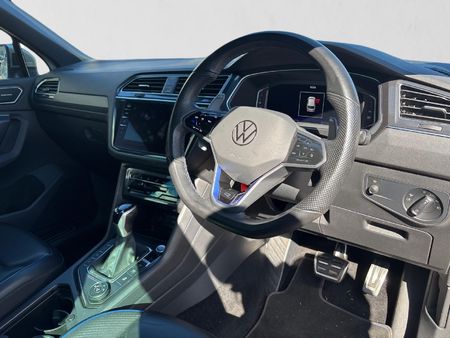 2023-Volkswagen-Tiguan-R-20-TSI-4M-Auto-235kw_12