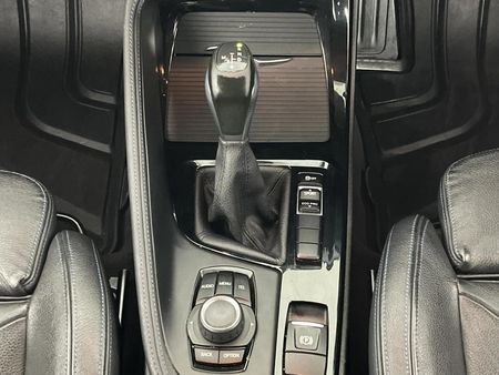 2016-BMW-X1-sDrive20d-M-Sport-Auto_10