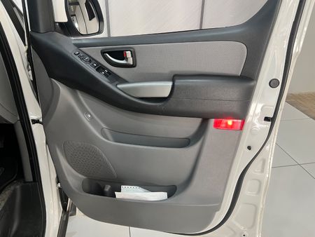 2020-Hyundai-H-1-25-CRDi-Elite-Auto-12-seat_14