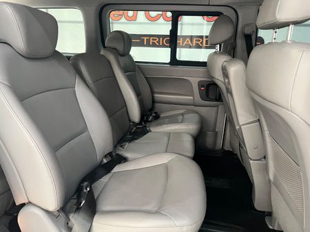 2020-Hyundai-H-1-25-CRDi-Elite-Auto-12-seat_8