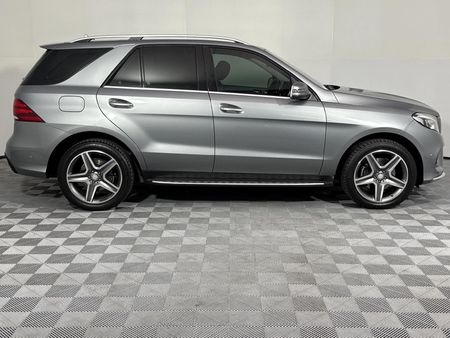 2016-Mercedes-Benz-GLE-350d-4Matic_15