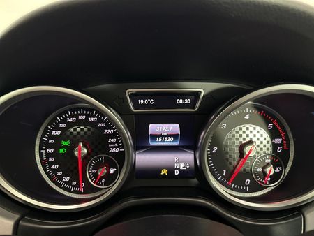 2016-Mercedes-Benz-GLE-350d-4Matic_2