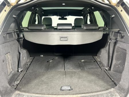 2017-Land-Rover-Discovery-Sport-20i4-D-HSE-Lux_14
