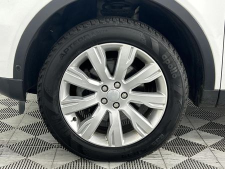 2017-Land-Rover-Discovery-Sport-20i4-D-HSE-Lux_4
