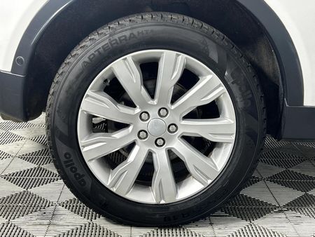 2017-Land-Rover-Discovery-Sport-20i4-D-HSE-Lux_7