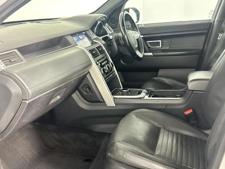 2017-Land-Rover-Discovery-Sport-20i4-D-HSE-Lux_8