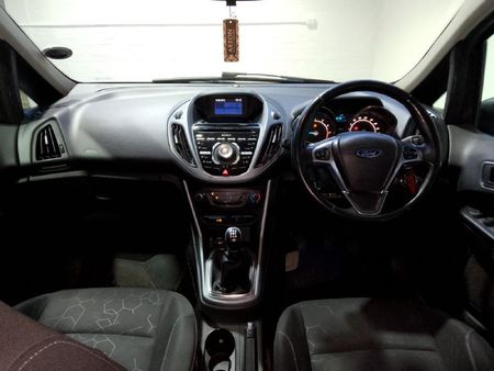 2016-Ford-B-Max-10-EcoBoost-Ambiente_17