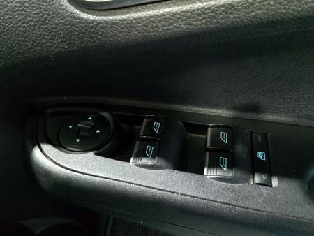 2016-Ford-B-Max-10-EcoBoost-Ambiente_27