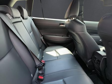 2024-Toyota-Corolla-Cross-18-XS_11