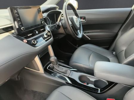 2024-Toyota-Corolla-Cross-18-XS_14