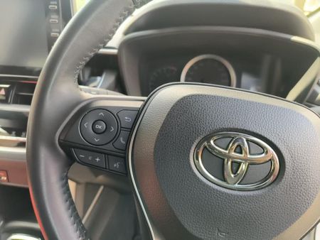 2024-Toyota-Corolla-Cross-18-XS_15