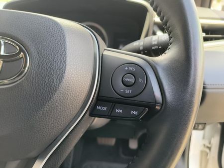 2024-Toyota-Corolla-Cross-18-XS_16