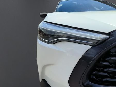 2024-Toyota-Corolla-Cross-18-XS_17
