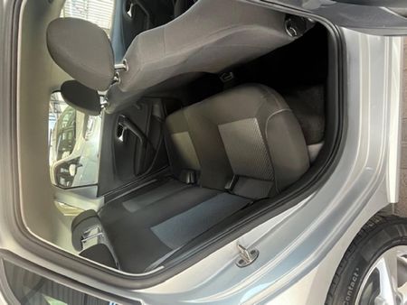 2023-Volkswagen-Polo-Vivo-16-Highline-5-dr_9