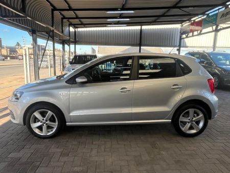 2023-Volkswagen-Polo-Vivo-16-Highline-5-dr_3