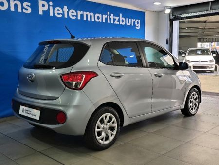 2020-Hyundai-Grand-i10-10-Motion-Auto_11