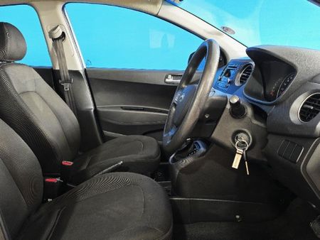2020-Hyundai-Grand-i10-10-Motion-Auto_16