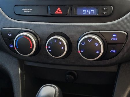 2020-Hyundai-Grand-i10-10-Motion-Auto_7