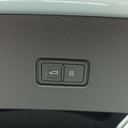 2026-Audi-RSQ8-SUV-PERFORMANCE-QUATTRO-TIPTRONIC_11