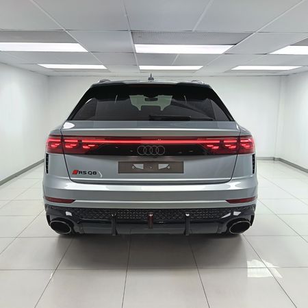 2026-Audi-RSQ8-SUV-PERFORMANCE-QUATTRO-TIPTRONIC_12